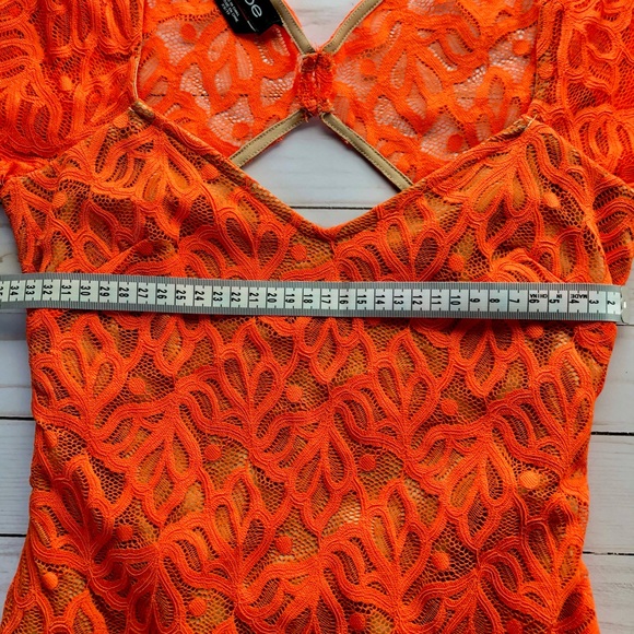 Backless lace mini gorgeous bebe summer dress - Picture 6 of 8